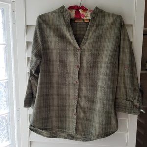 Vtg Button Down Vneck 3/4 adjustable sleeves plaid